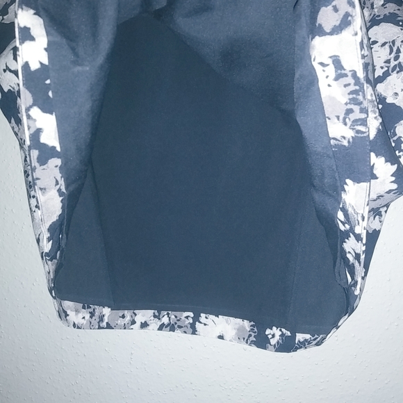 Banana Republic 8 Faux Wrap Lined Mini Skirt in Navy Gray Floral - Picture 5 of 7